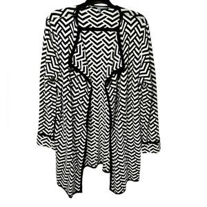 Valerie Stevens Black and White Cardigan Overlapping Chevron Pattern Sweater